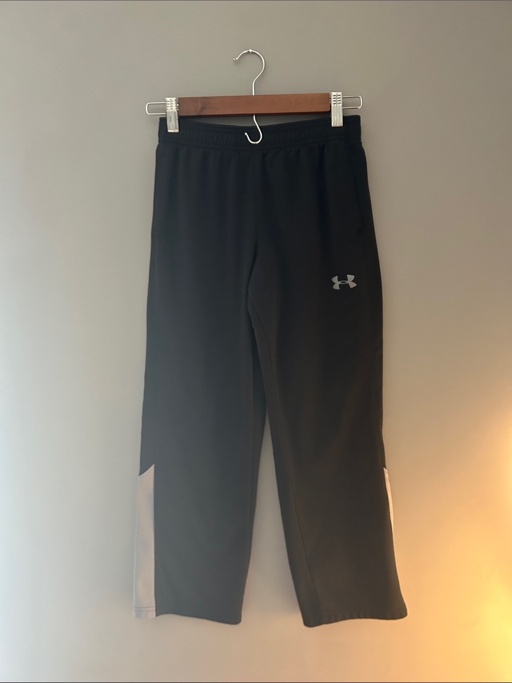 Under Armour Boy’s Medium Black Athletic Pants